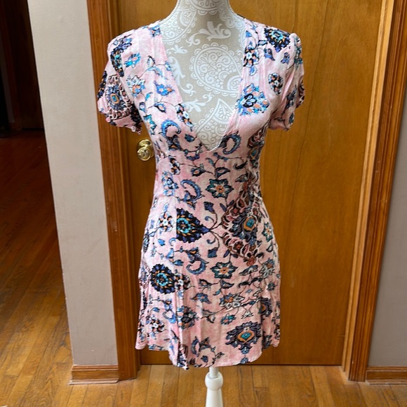 some days lovin Dresses & Skirts - Some Days Lovin floral mini dress. Size xs